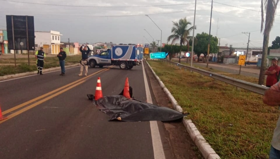 Homem morre atropelado durante a madrugada na BR-116, em Jaguaquara