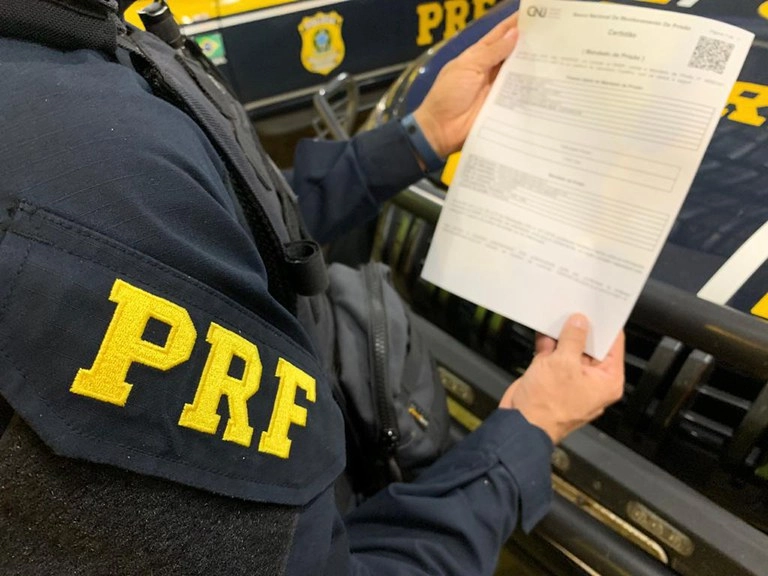 Passageiro com mandado em aberto é preso pela PRF em Jequié