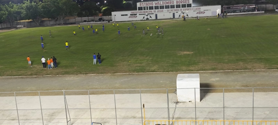 Jequié realiza reconhecimento do gramado Waldomiro Borges e se prepara para duelo da segunda rodada
