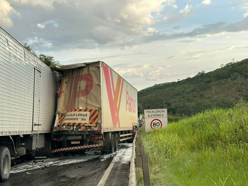 Jaguaquara: Colisão grave na Serra do Mutum provoca morte de caminhoneiro e caos no trânsito da BR-116