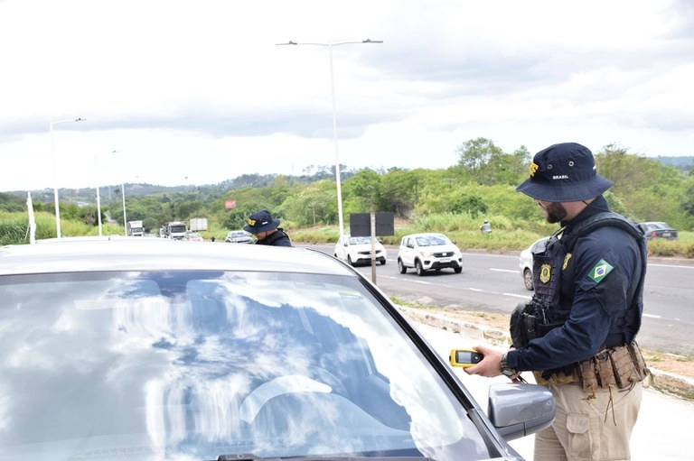 PRF na Bahia intensifica fiscalização na Operação Carnaval 2026, inserida na Operação Rodovida