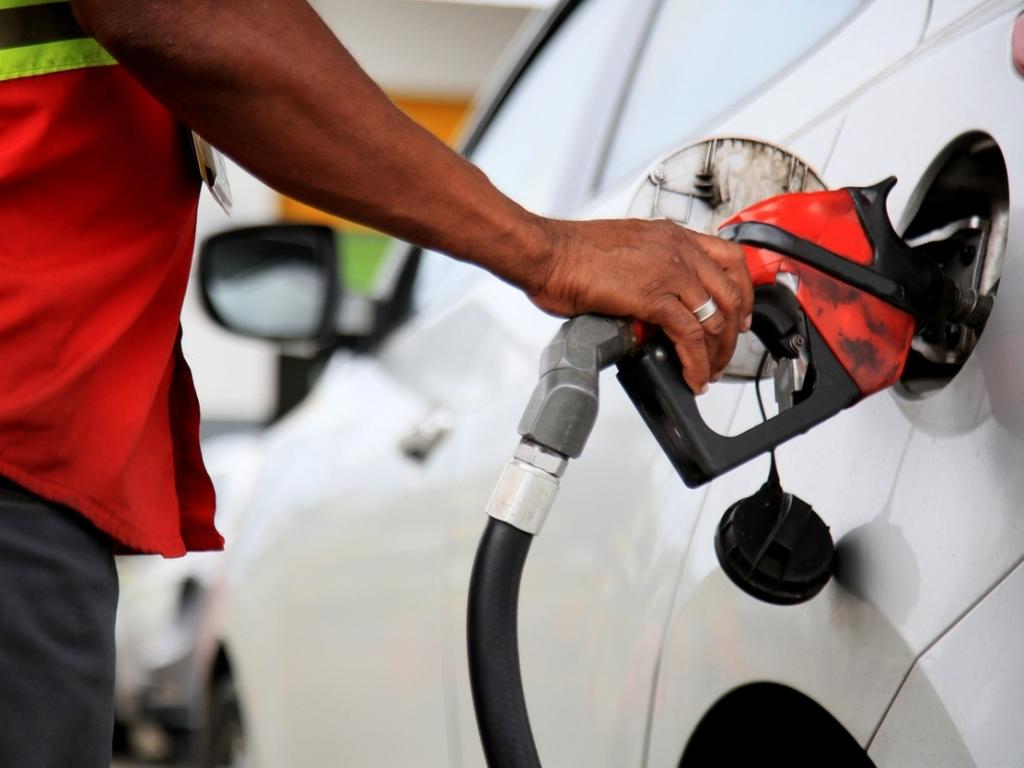 Gasolina e diesel sofrem novo aumento de preço em março na Bahia; litro chega a R$8
