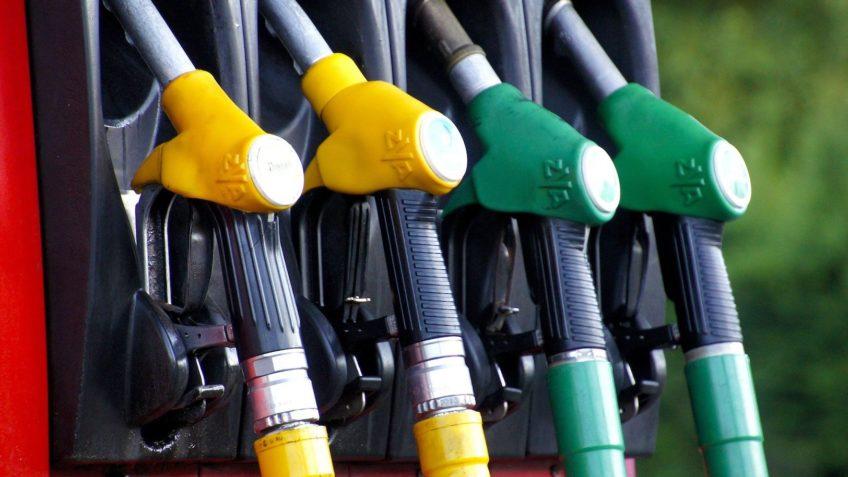 Bahia anuncia redução de 24,4% no preço da gasolina