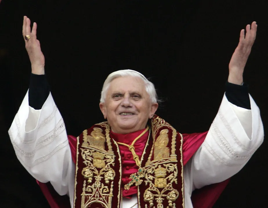 Papa Bento XVI morre aos 95 anos