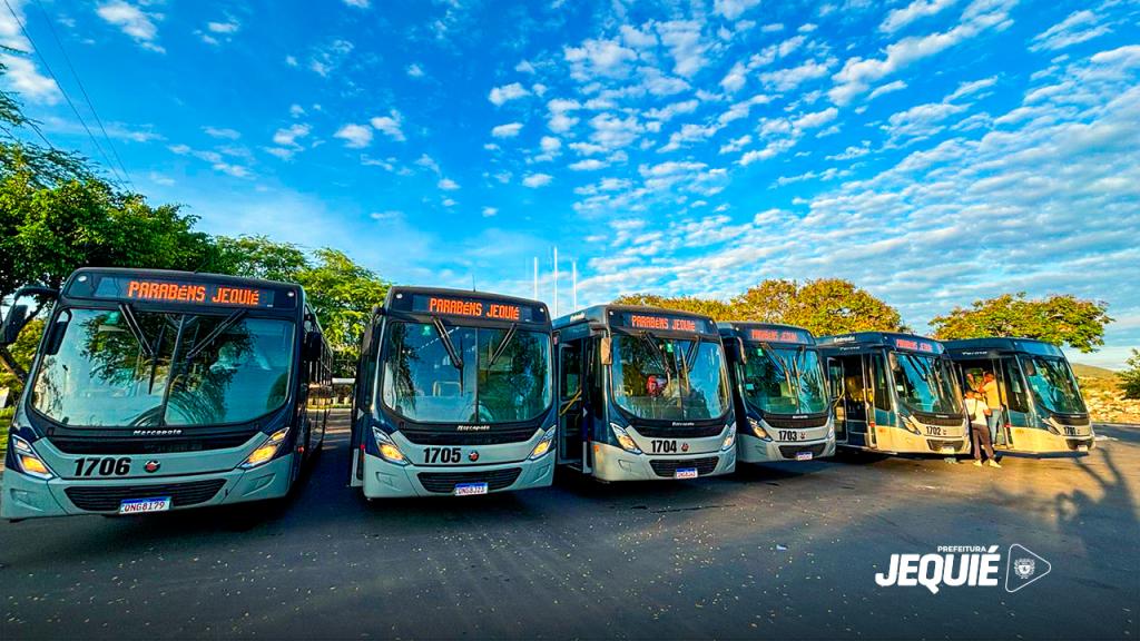 Prefeitura entrega novos ônibus para atender população de Jequié
