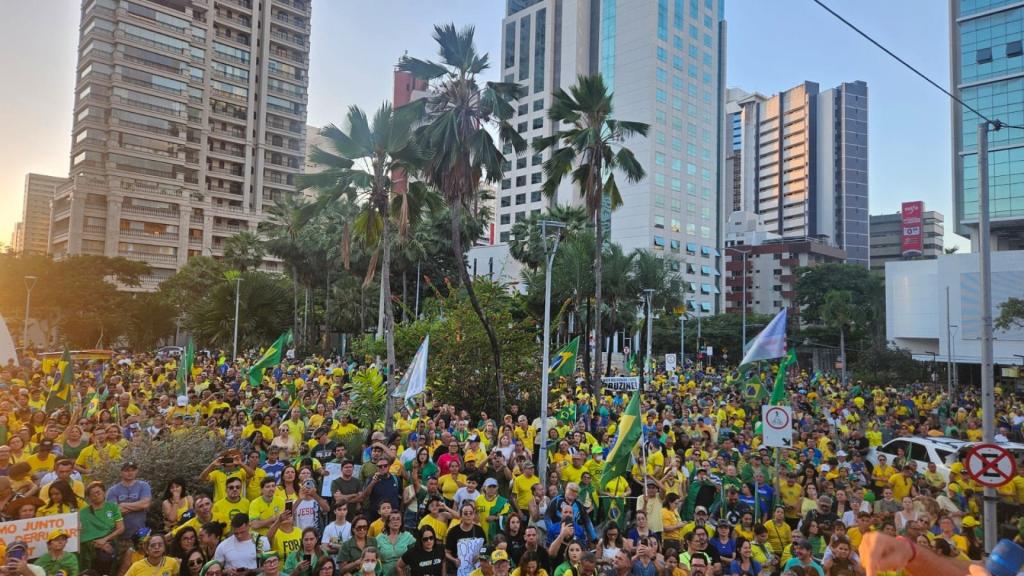 Aliados de Bolsonaro vão às ruas de Jequié e várias cidades do  Brasil afora em ato pró-anistia