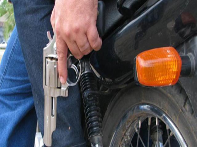 Jequié: Bandidos tomam moto de assalto na região da “Bica”, na BR-330