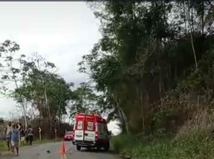 Motociclista morre ao bater em carro na Curva da Guanabara
