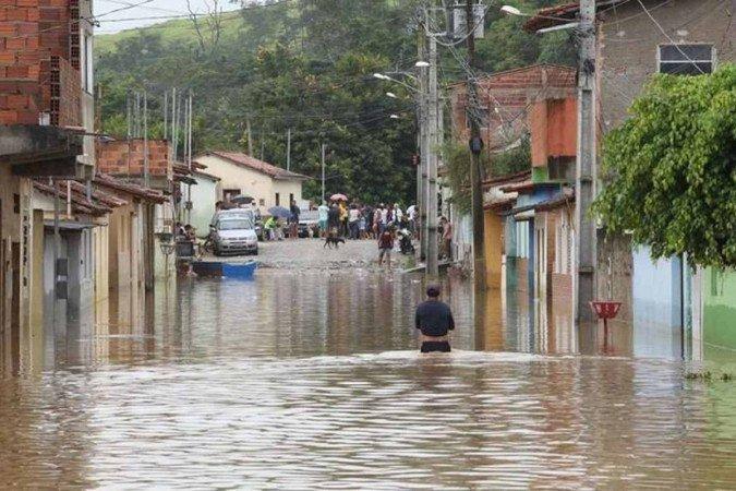 Caixa vai liberar FGTS para cidades atingidas pelas chuvas na BA e MG