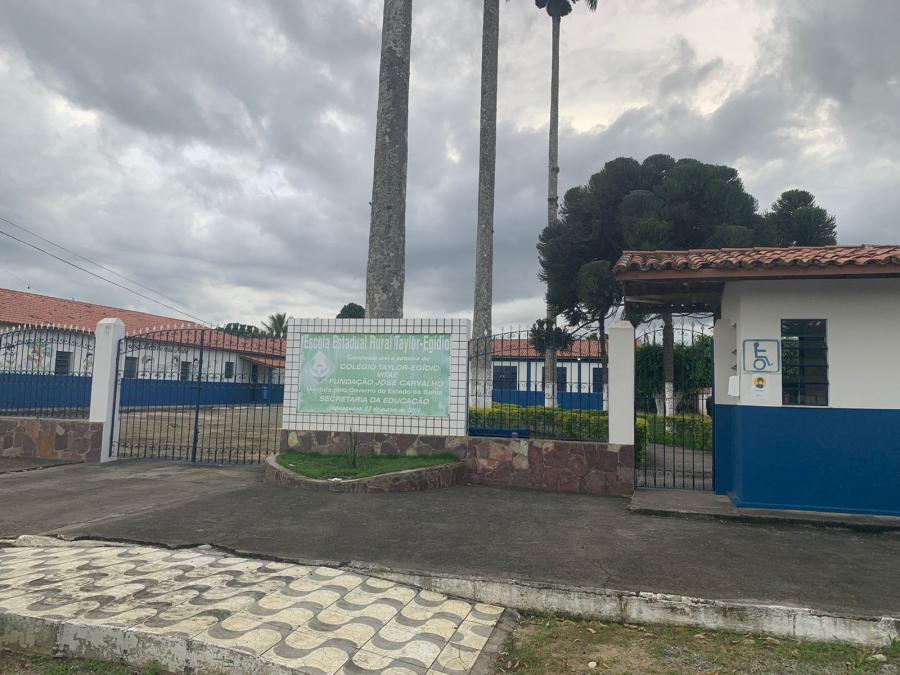 Dal pede manutenção do funcionamento da Escola Rural Taylor Egídio em Jaguaquara
