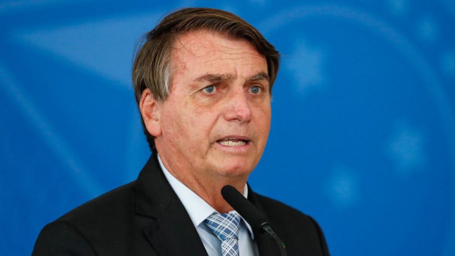 Bolsonaro assina decreto que cria carteira de identidade nacional .