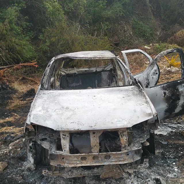 Jequié: Polícia suspeita que carro encontrado queimado no Anel Viário foi usado por criminosos em mortes no Pau Ferro