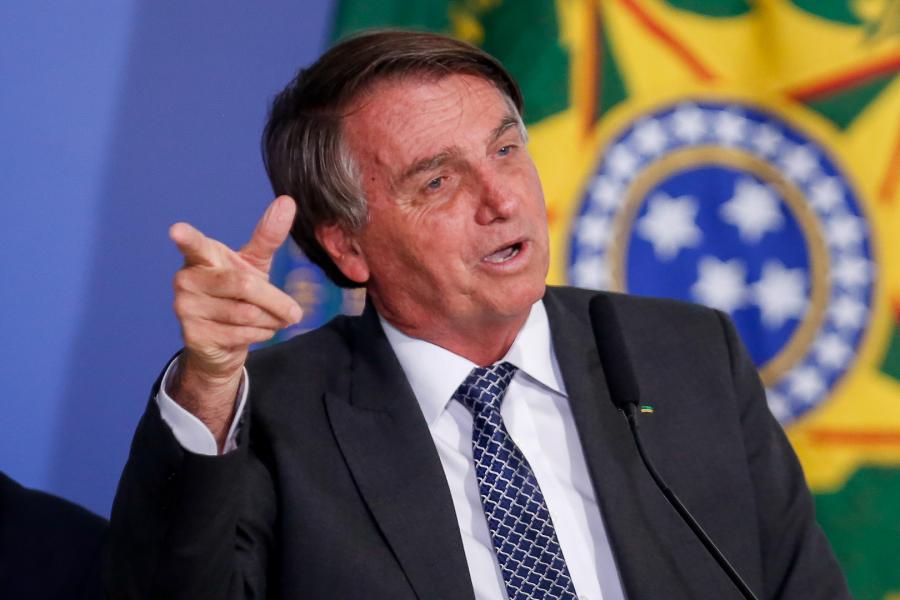 Bolsonaro diz que a gasolina mais barata do mundo é a do Brasil
