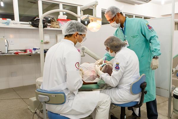 Clínica da Uesb oferece serviços odontológicos gratuitos à população de Jequié
