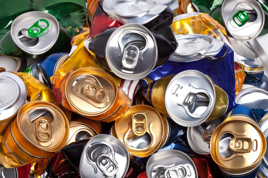 Brasil registra reciclagem de 98,7% de latas de alumínio em 2021
