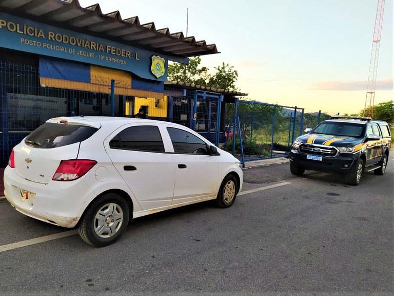 PRF recupera veículo roubado e prende motorista por receptação em Jequié