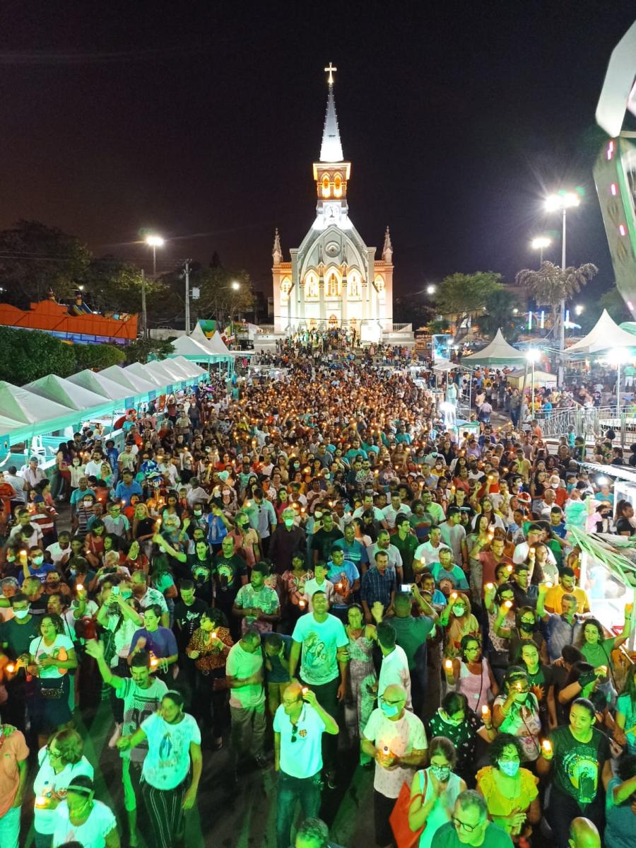 Festa do padroeiro da cidade de Jequié chega ao final com multidão na Praça da Catedral; vem ai a Vila Junina