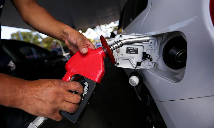 Novos preços do diesel e da gasolina começam a valer neste sábado