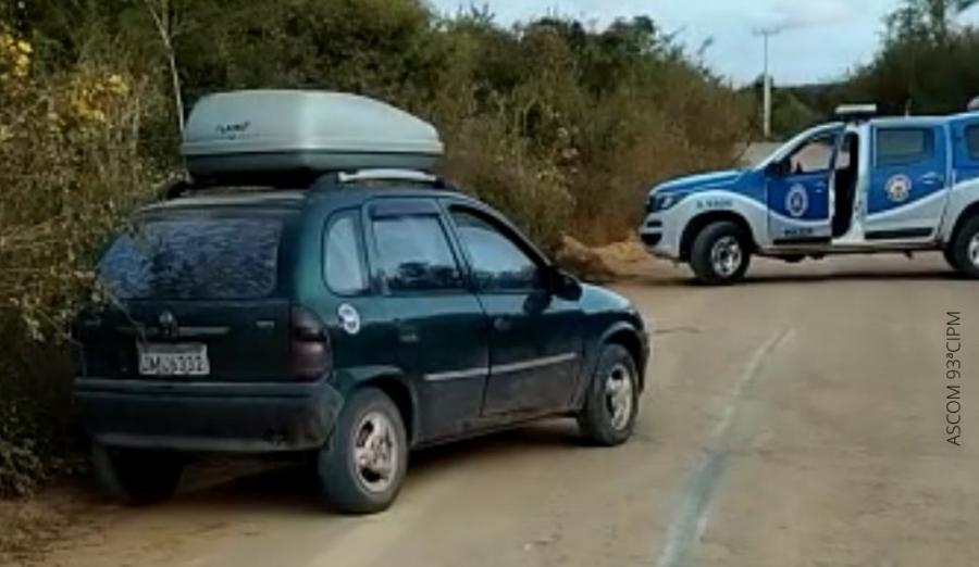 Polícia recupera carro roubado em Iramaia