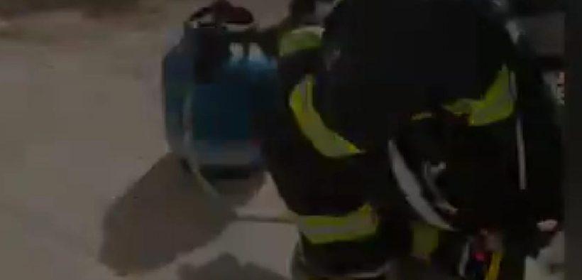 Princípio de incêndio dentro de residência é contido por bombeiros militares, em Jequié