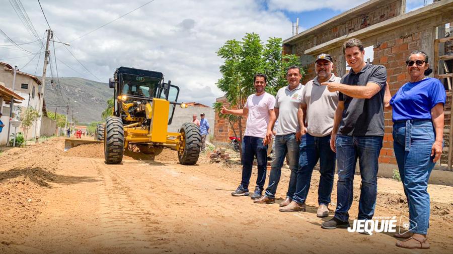 Com obras de terraplanagem Prefeitura de Jequié dá início a pavimentação asfáltica de várias ruas do Curral Novo
