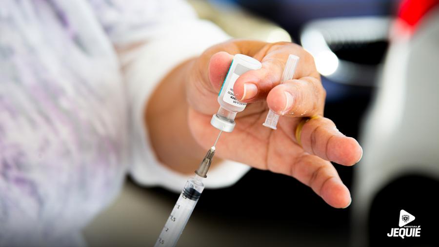 Prefeitura de Jequié amplia quarta dose da vacina contra Covid-19 para pessoas a partir de 18 anos