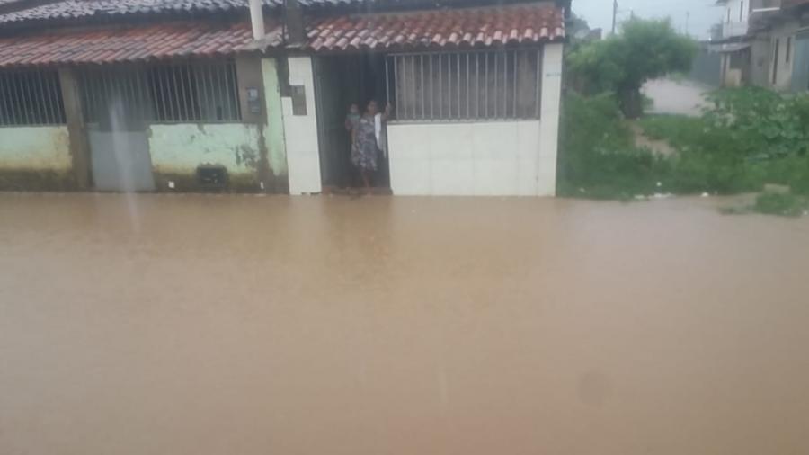 Chuva derruba casas, destrói pontes e alaga ruas de Jequié