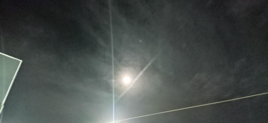 Moradores registram imagens de luzes desconhecidas no céu de Jequié, no sudoeste baiano