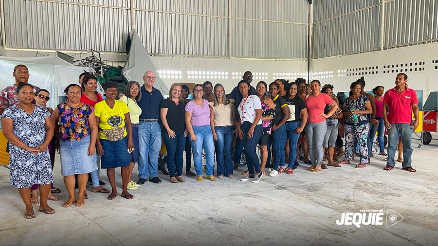 Prefeitura de Jequié realiza entrega novos carrinhos de lanches do Projeto Carrinho Legal