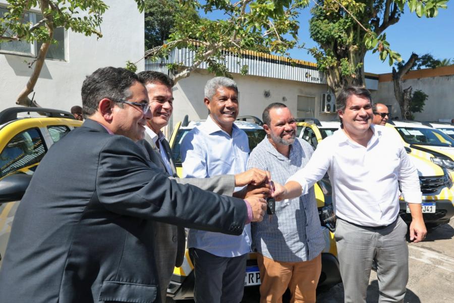 Governo do Estado entrega 27 viaturas do Detran para a capital e interior da Bahia