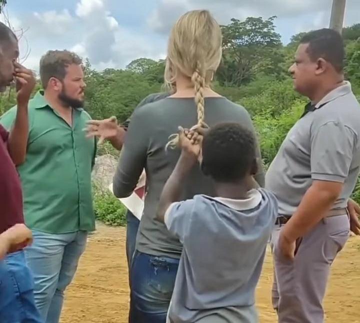 Vídeo com prefeita de Jaguaquara viraliza e ganha o mundo