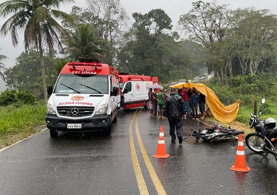 Motociclista fica ferido ao colidir moto em caminhão na BA-650, entre Ipiaú e Ibirataia