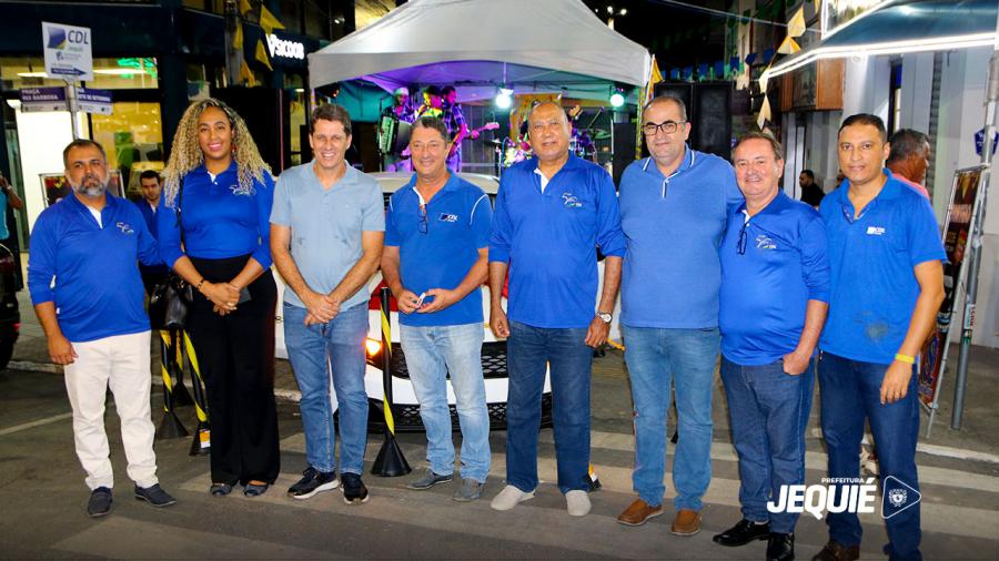 Prefeitura de Jequié, CDL, ACIJ e SICOMÉRCIO realizam sorteio de carro zero KM da campanha junina de prêmios