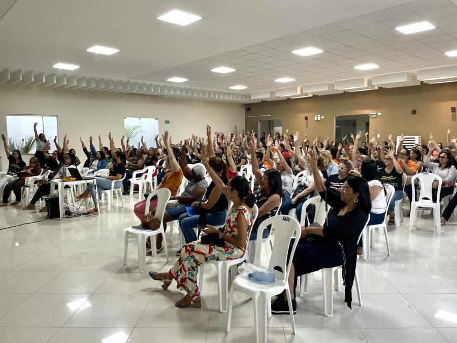 Professores municipais de Jequié rejeitam a proposta do governo e aprovam paralisação