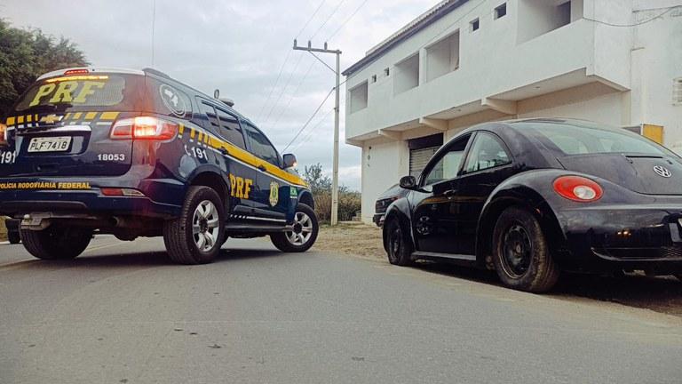 BEETLE roubado em Wenceslau Guimarães é recuperado pela PRF em Jaguaquara
