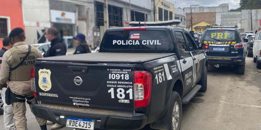 Cinco veículos com restrições são apreendidos em mega operação policial na cidade de Jaguaquara