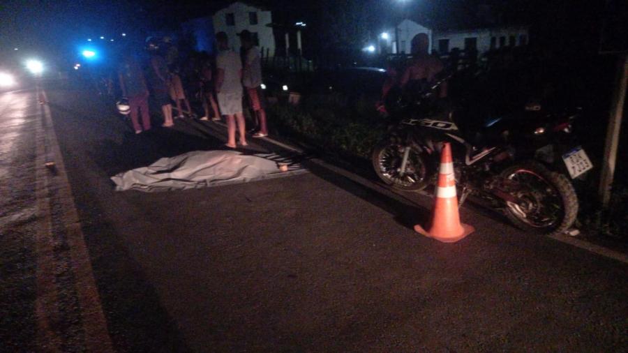 Homem morre após bater moto em cavalo na BA – 120 entre Ibirataia e Gandu
