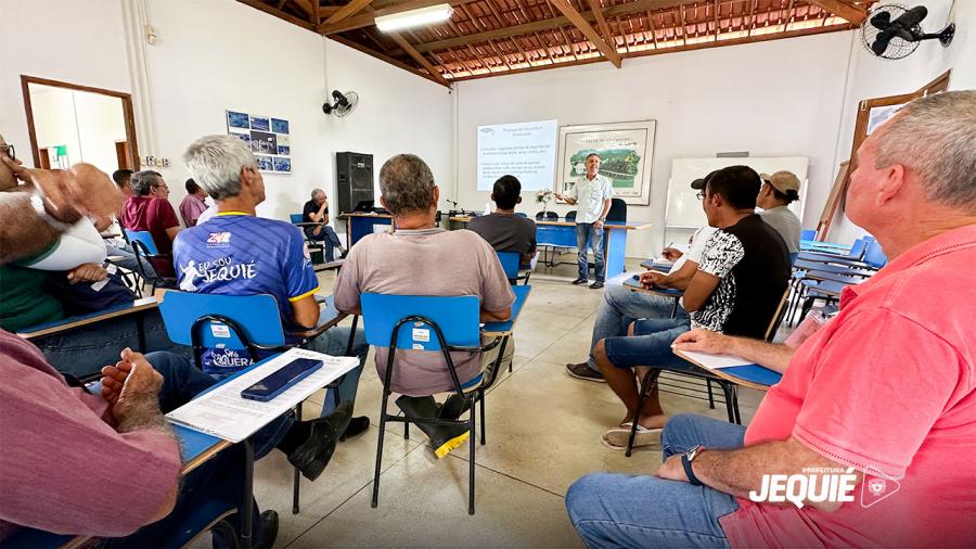 Prefeitura de Jequié promove curso de enxertia de cacaueiros para pequenos produtores da Fazenda Velha
