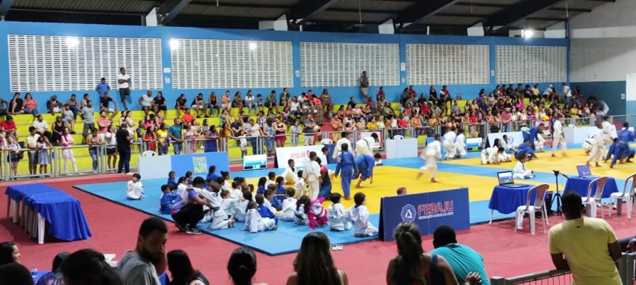 Cerca de 380 atletas da Bahia disputam durante dois dias em Jequié o Campeonato Baiano de Judô