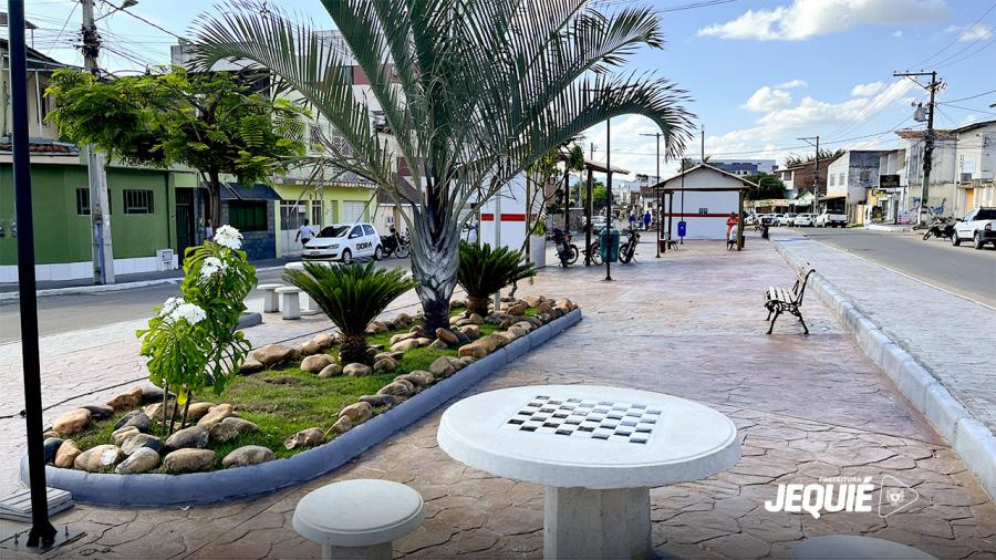 Prefeitura de Jequié amplia instalação de internet gratuita para população, contemplando mais cinco praças públicas