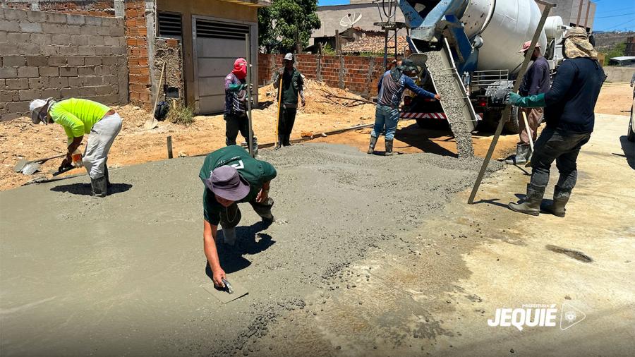 Prefeito de Jequié realiza visita técnica às obras de pavimentação e de requalificação de unidades escolares