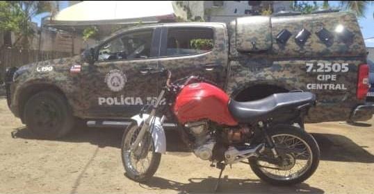 Moto possivelmente usada para assaltos a postos de combustíveis em Jequié  é recuperada pela polícia