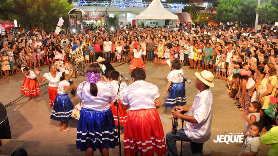 Prefeitura de Jequié promove XIII Encontro Regional de Ternos de Reis e mantém tradição de evento que encerra programação natalina