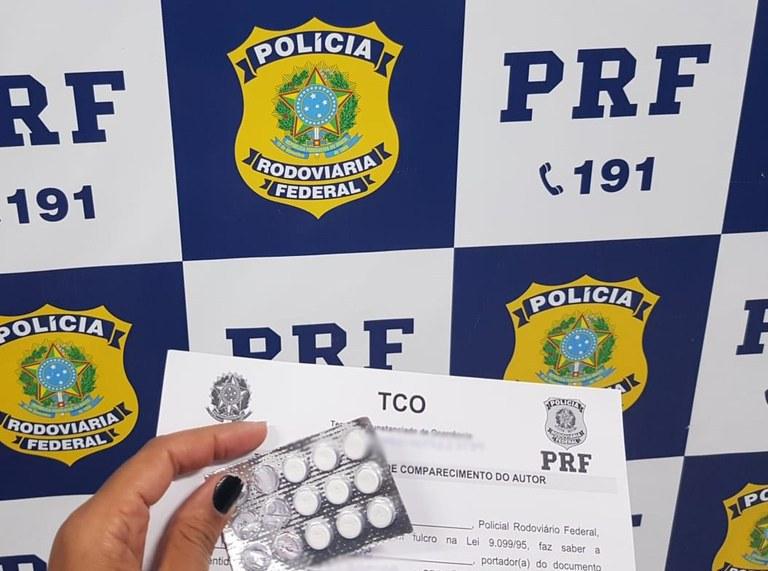 PRF autua caminhoneiro com drogas para retardar o sono em Jequié (BA)