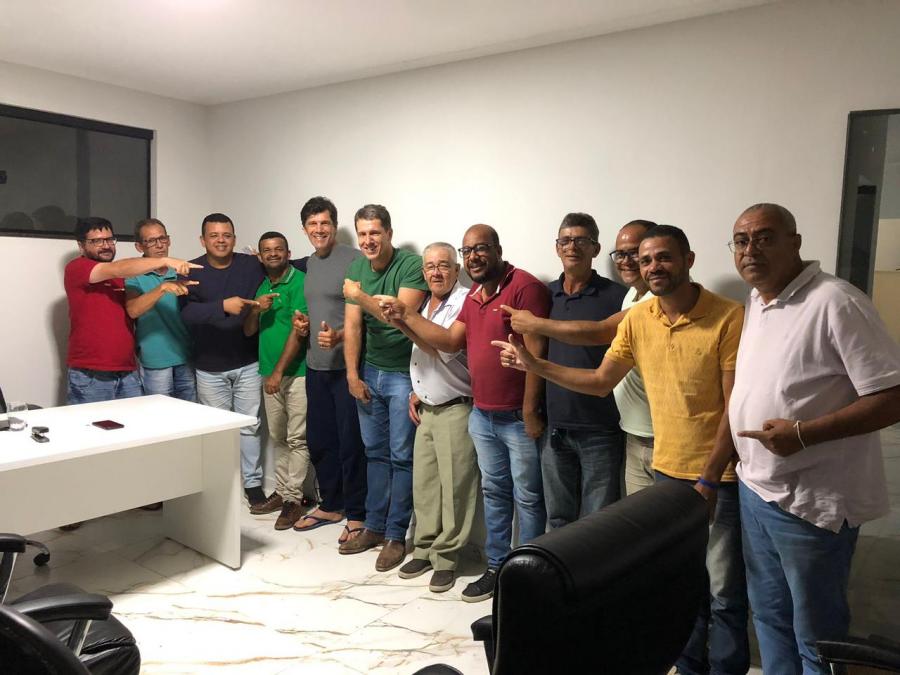 Com apoio de 6 vereadores, vice-prefeito e lideranças, Zé Cocá lança Binho pré-candidato em Lafaiete