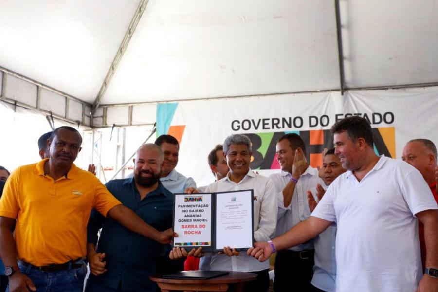 Governador da Bahia realiza entrega de obras em Barra do Rocha e Itagibá