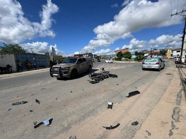 PMs que faziam escolta do vice-governador sofrem acidente em Ipiaú