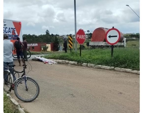 Homem de 62 anos morre ao  atravessar pista da BR-116 no Entroncamento de Jaguaquara