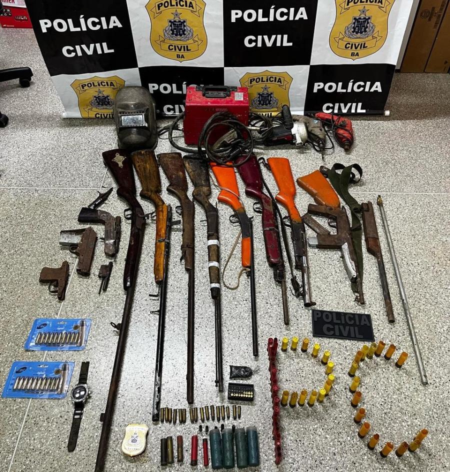 Polícia civil descobre fábrica clandestina de armas em Itiúba, zona rural de Jaguaquara