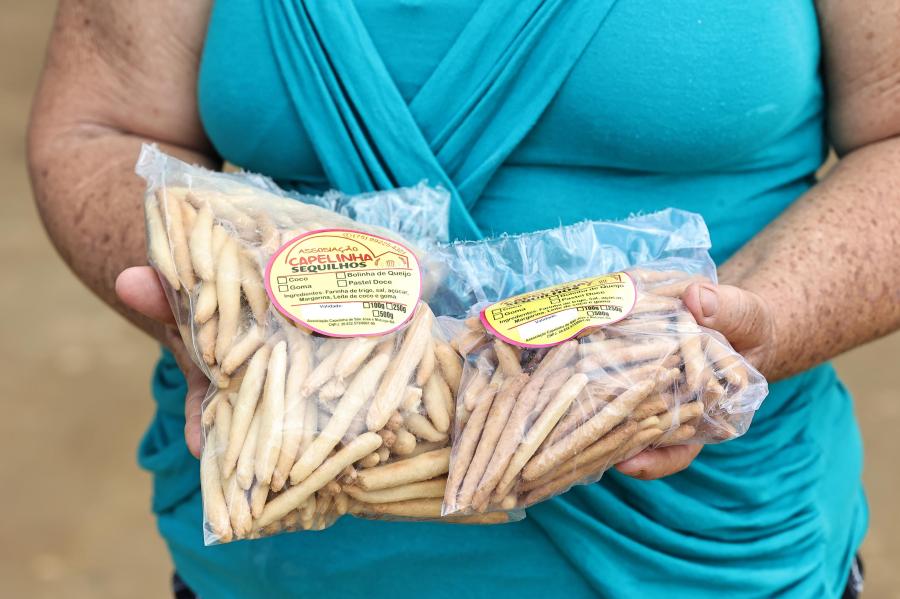 Produção de biscoitos e beijus impulsiona a renda de famílias em comunidade rural de Mutuípe